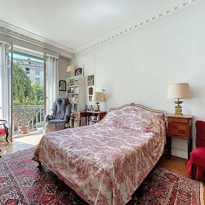 Property in Carre d'Or