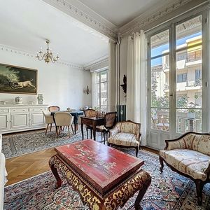 Property in Carre d'Or