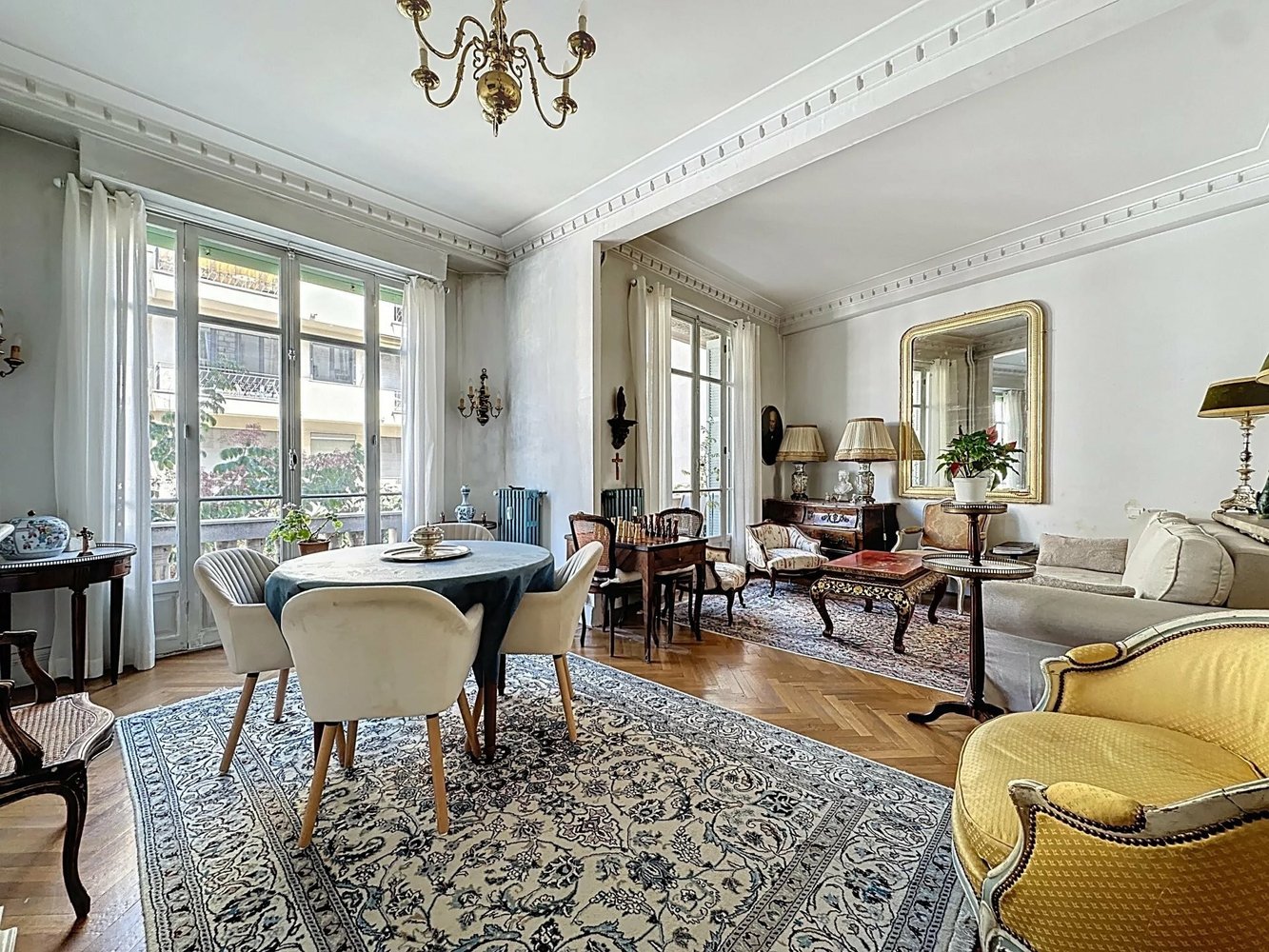 Property photo in Carre d'Or