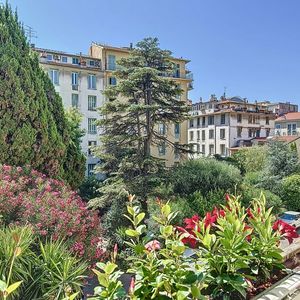 Property in Carre d'Or