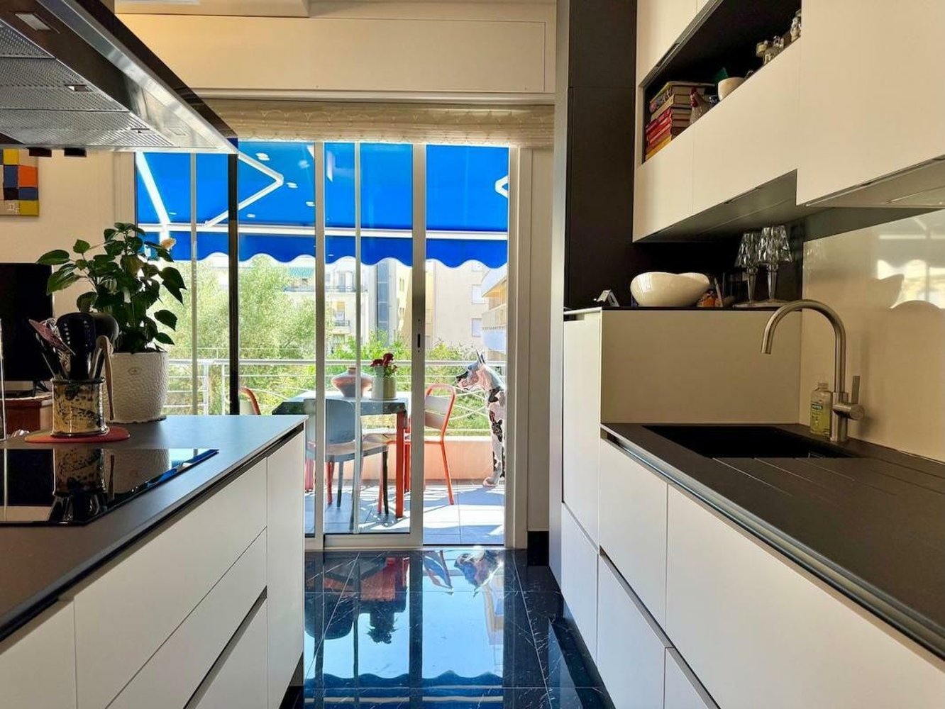 Property photo in Carre d'Or