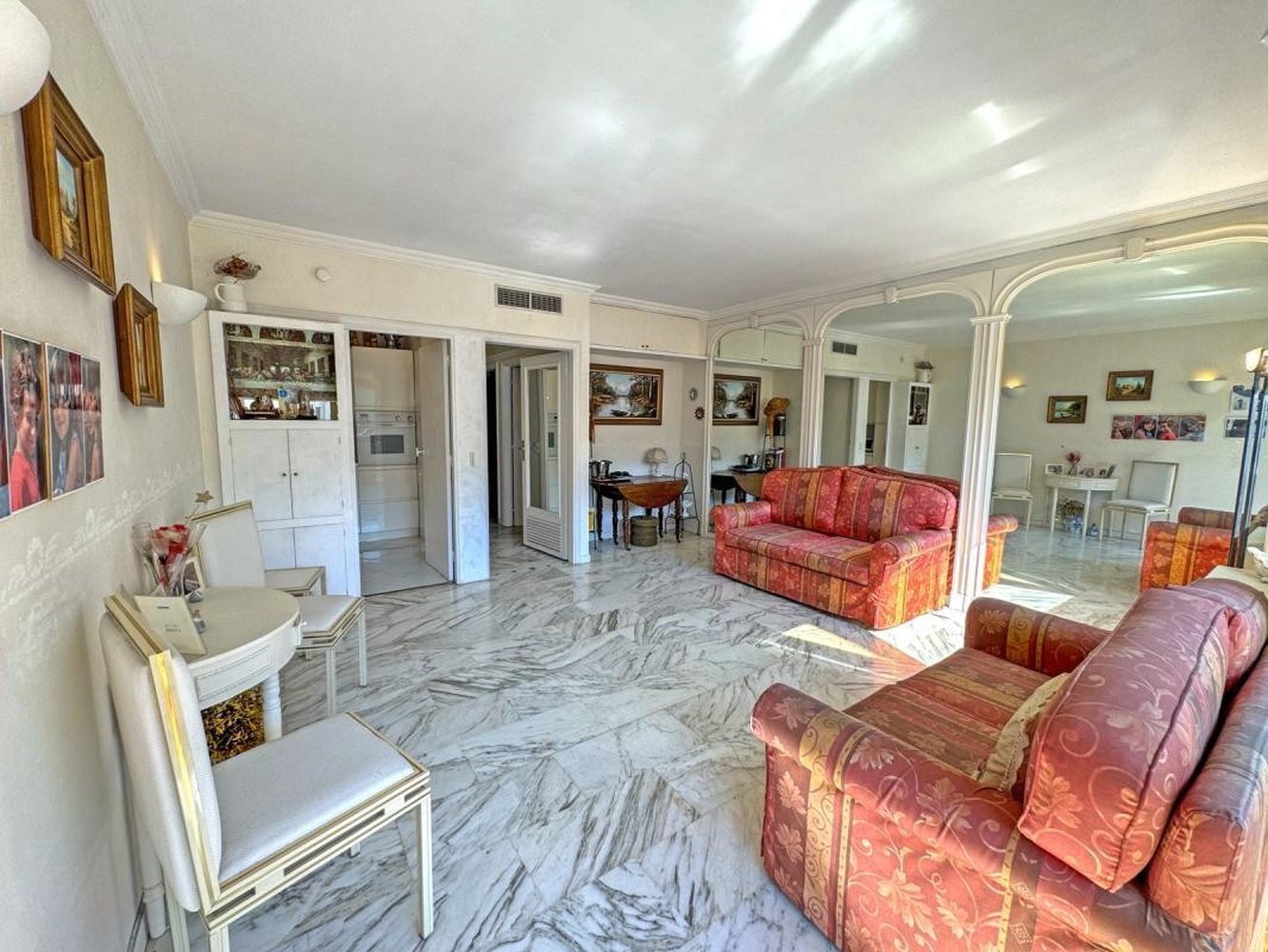 Property photo in Carre d'Or