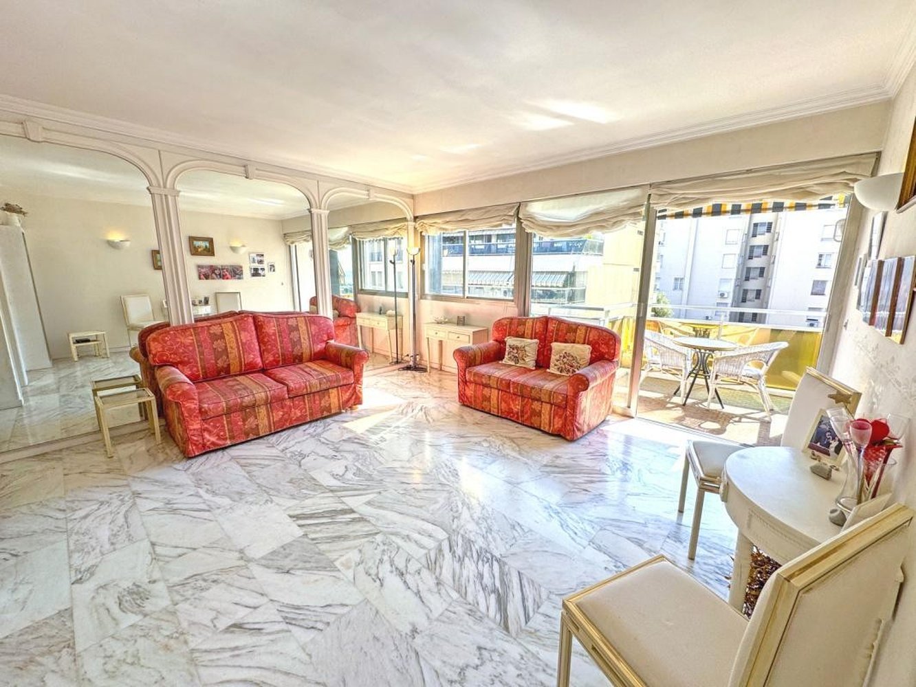 Property photo in Carre d'Or