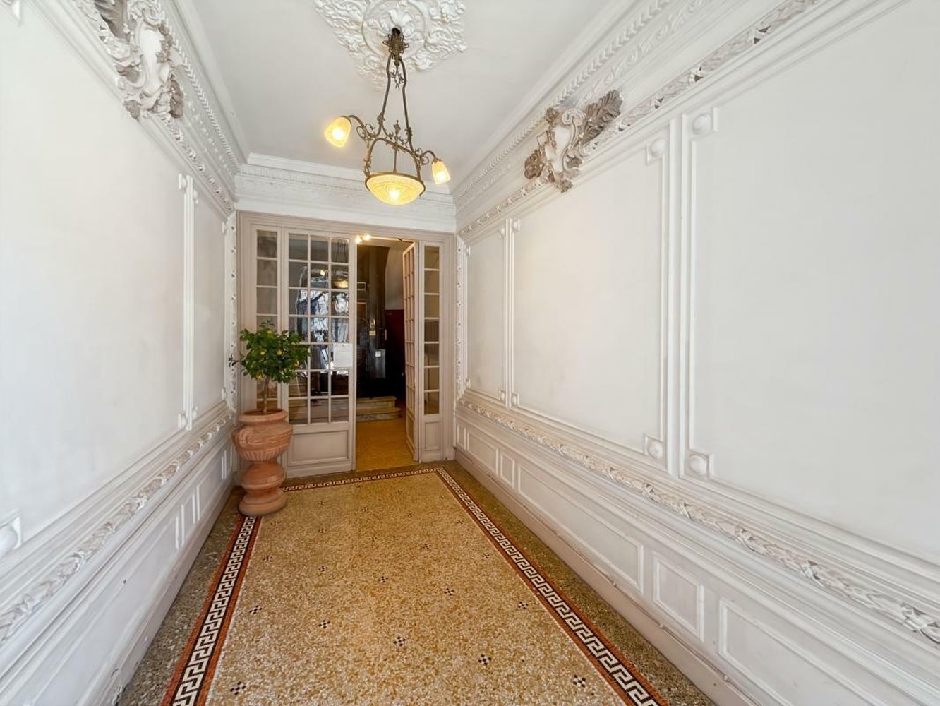 Property photo in Carre d'Or