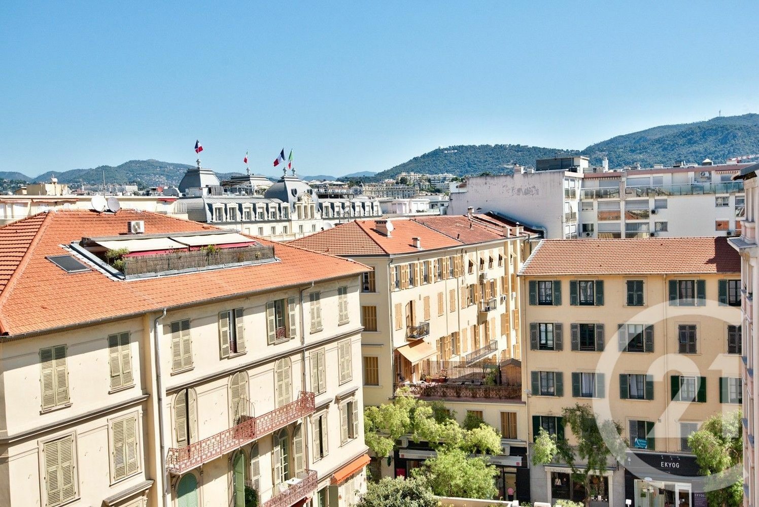 Property photo in Carre d'Or