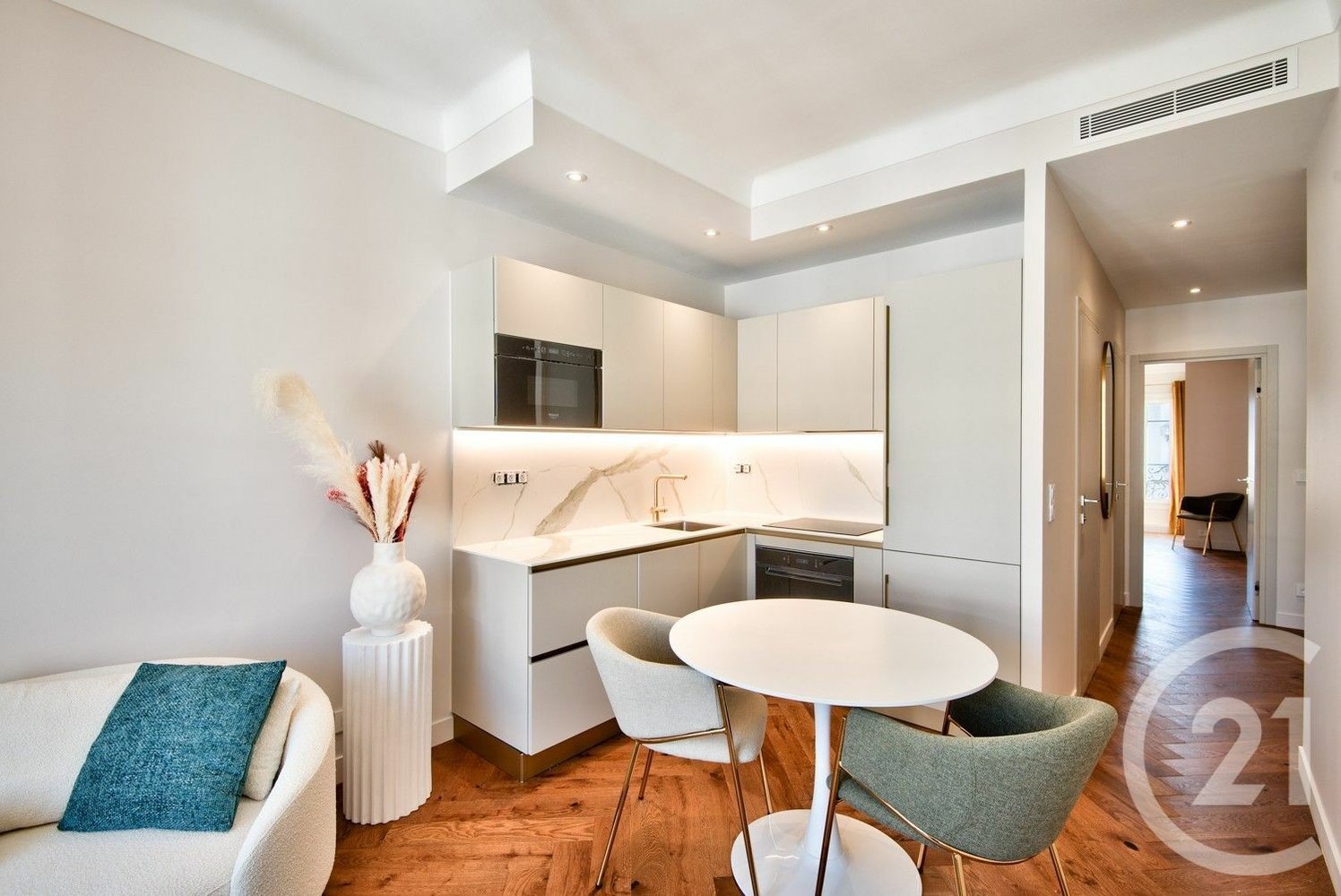 Property photo in Carre d'Or