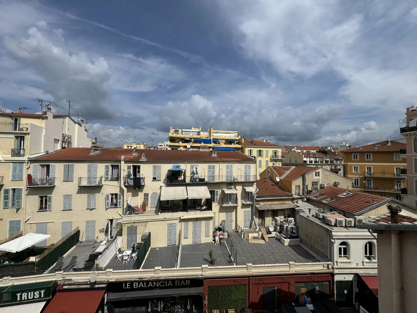 Property photo in Carre d'Or