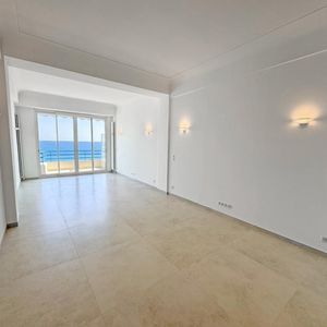 Property in Carre d'Or