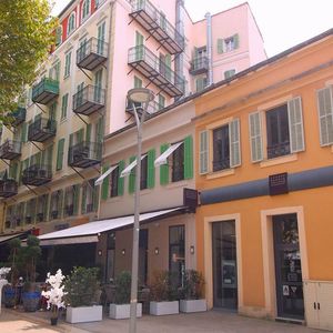 Property in Carre d'Or
