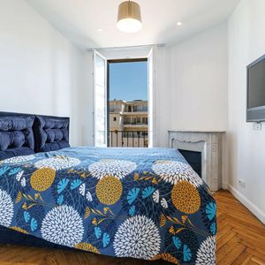 Property in Carre d'Or