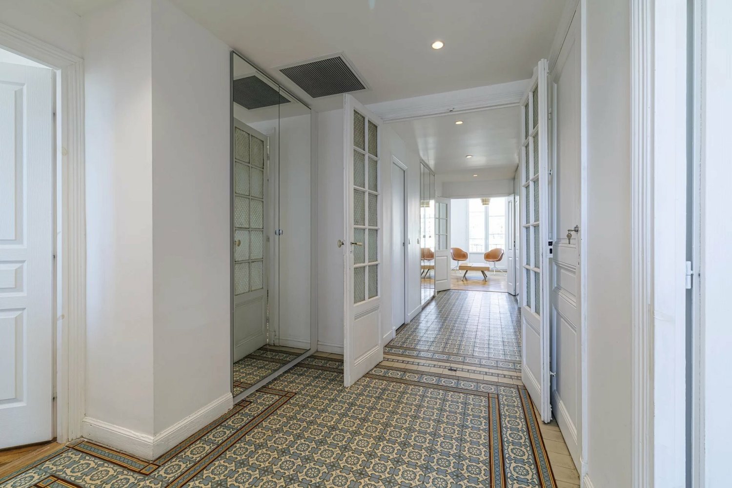 Property photo in Carre d'Or