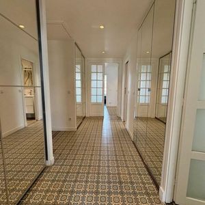 Property in Carre d'Or