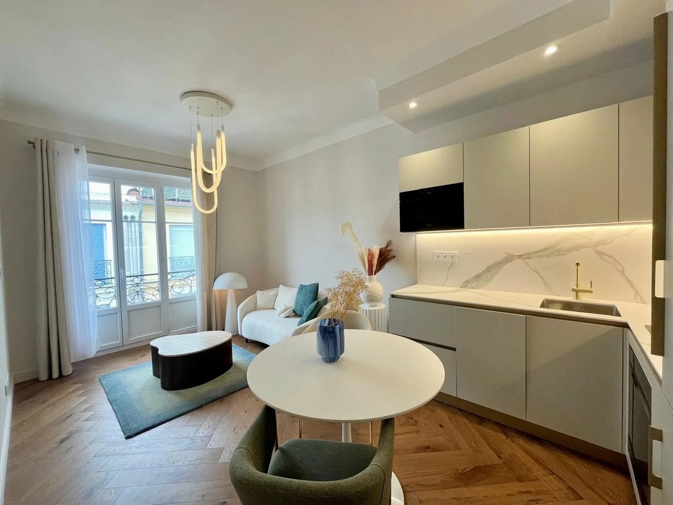 Property photo in Carre d'Or