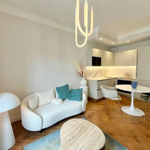 Property in Carre d'Or