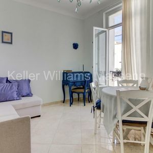 Property in Carre d'Or