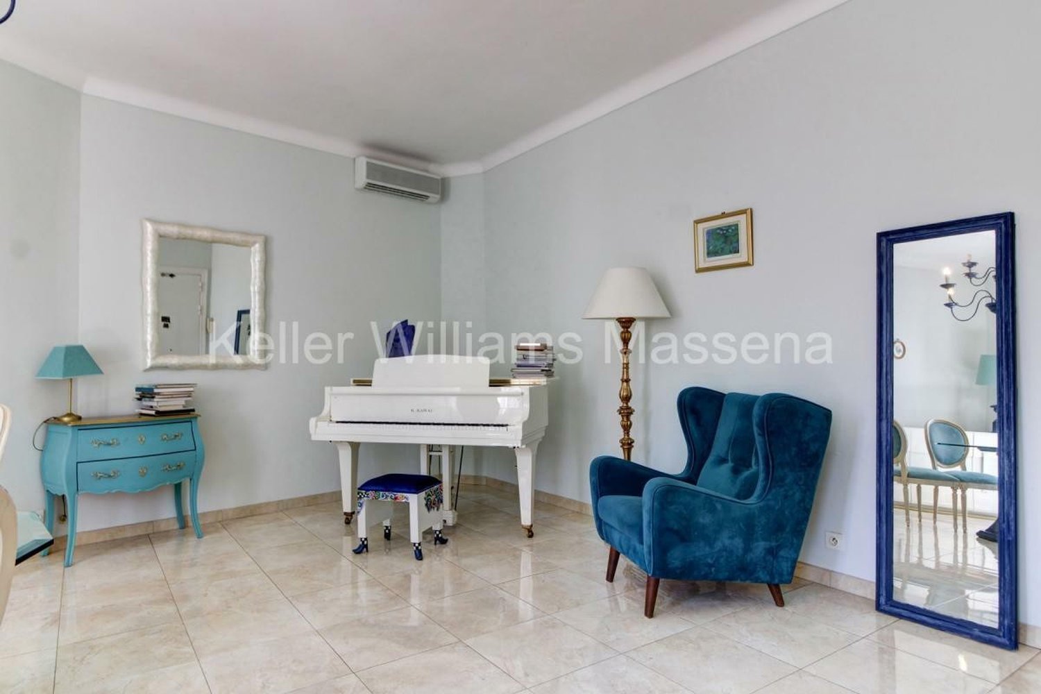 Property photo in Carre d'Or