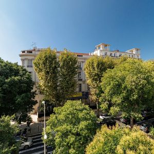 Property in Carre d'Or