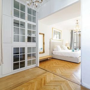 Property in Carre d'Or