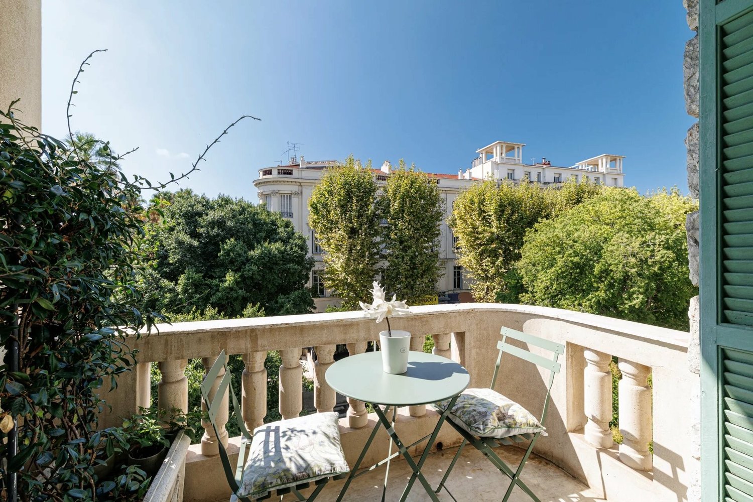 Property photo in Carre d'Or