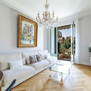 Property in Carre d'Or