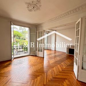 Property in Carre d'Argent