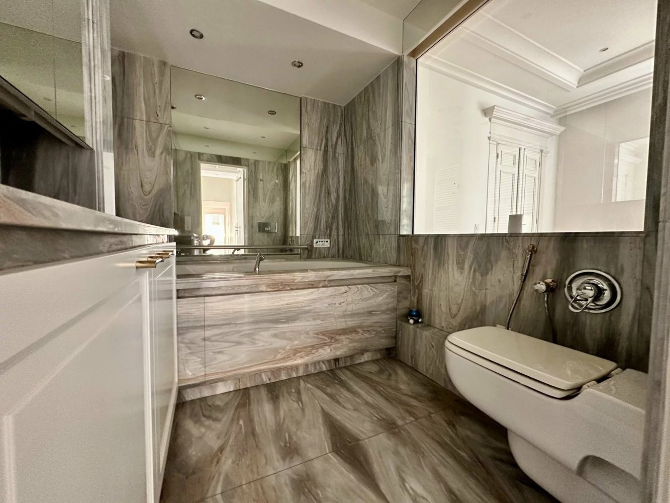 Property photo in Carre d'Argent