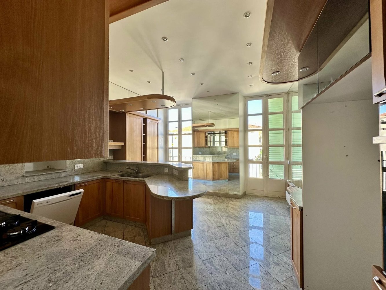 Property photo in Carre d'Argent