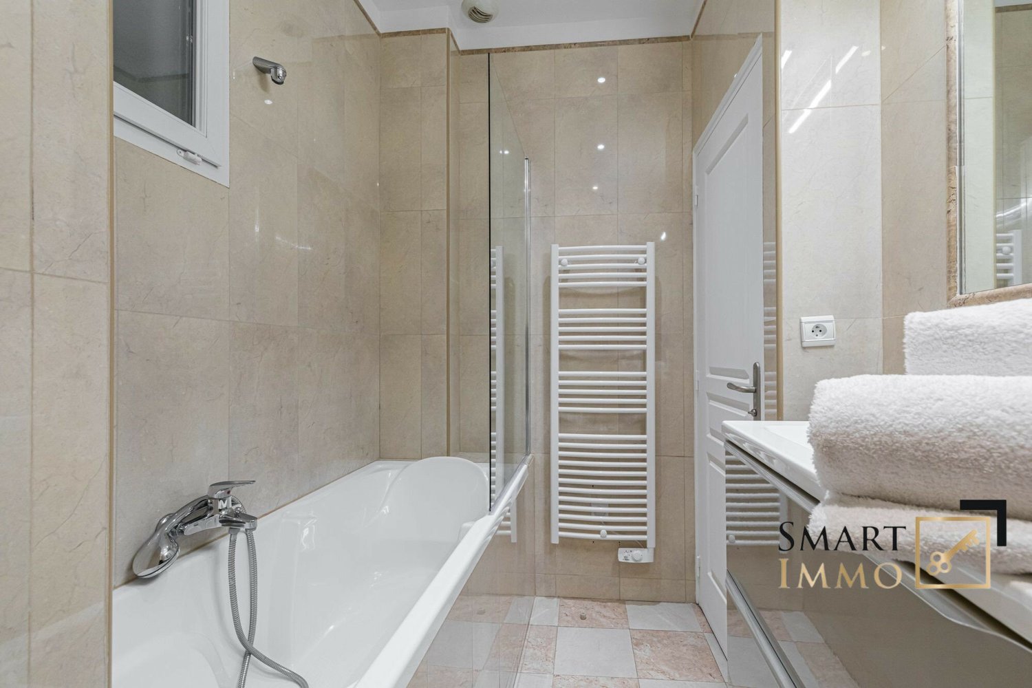 Property photo in Carre d'Argent