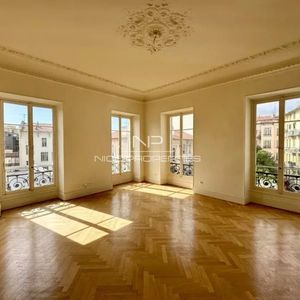 Property in Carre d'Argent