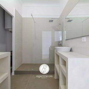 Property in Carre d'Argent