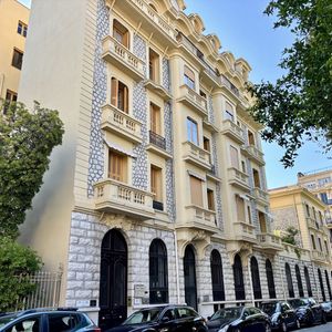 Property in Carre d'Or