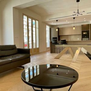 Property in Carre d'Or