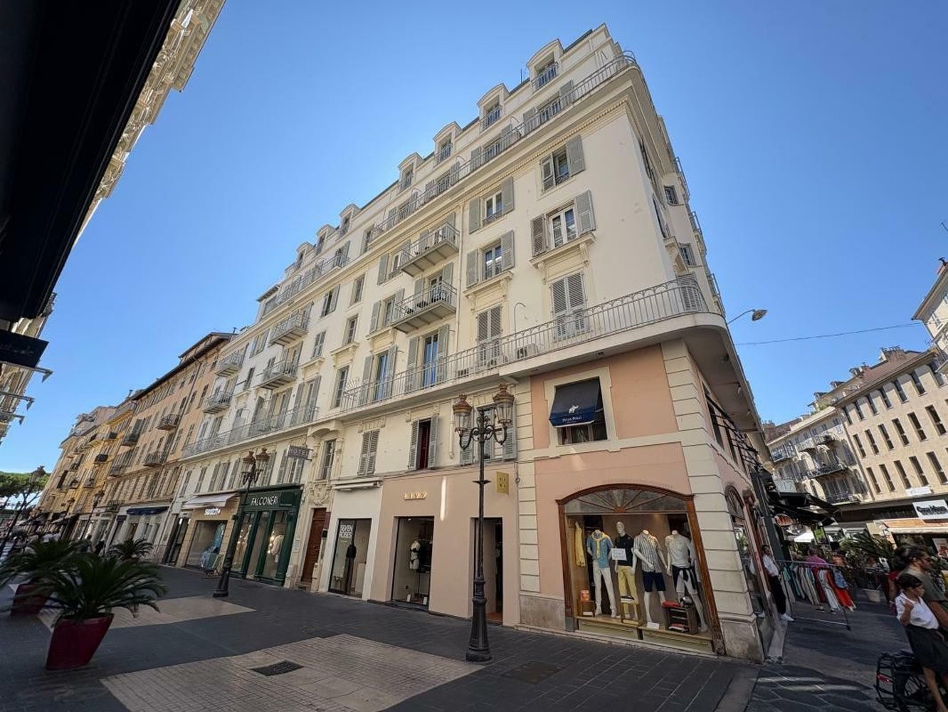 Property photo in Carre d'Or