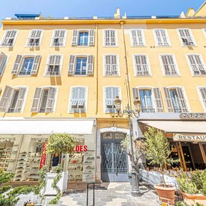 Property in Carre d'Or