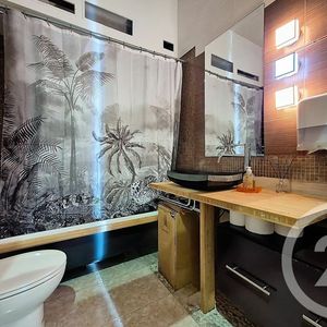 Property in Carre d'Or