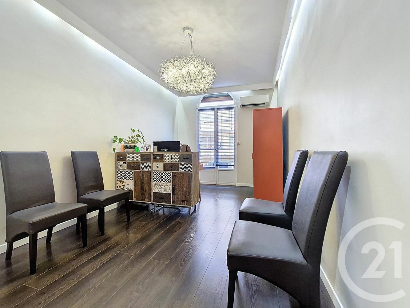 Property photo in Carre d'Or