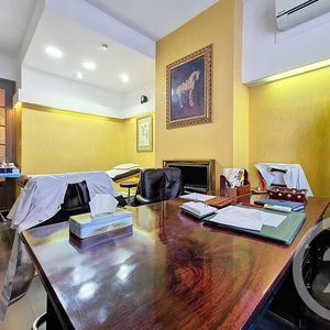 Property in Carre d'Or