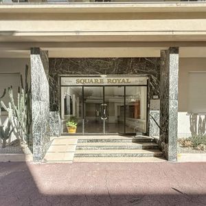 Property in Carre d'Or