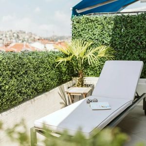 Property in Carre d'Or