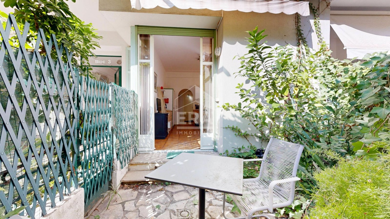 Property photo in Carre d'Or