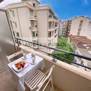 Property in Carre d'Or