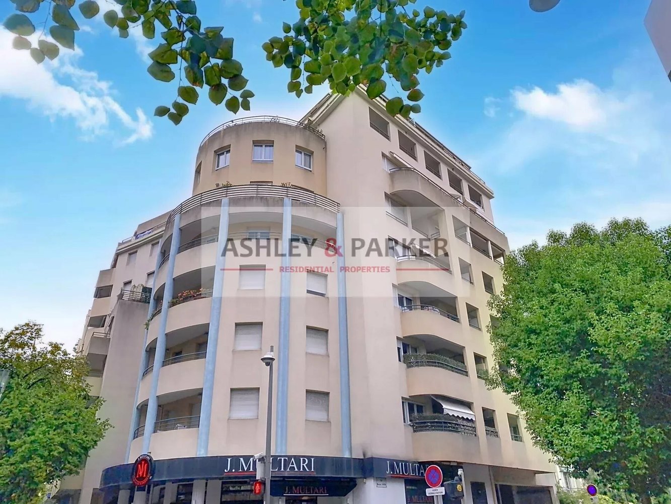 Property photo in Carre d'Or