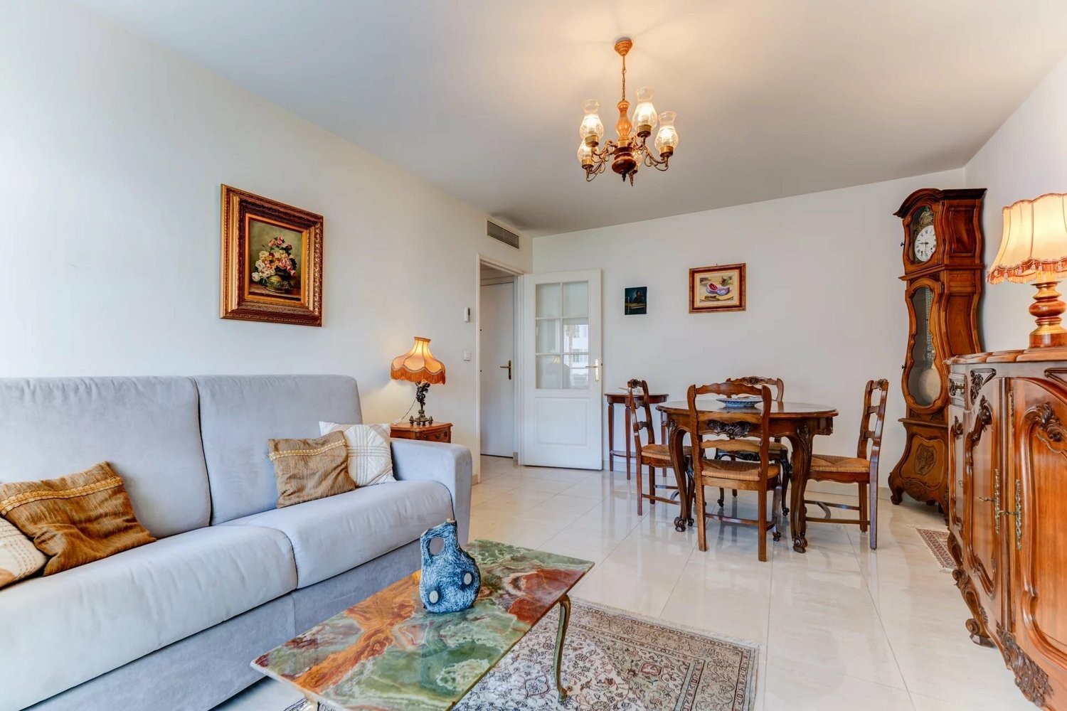 Property photo in Carre d'Or