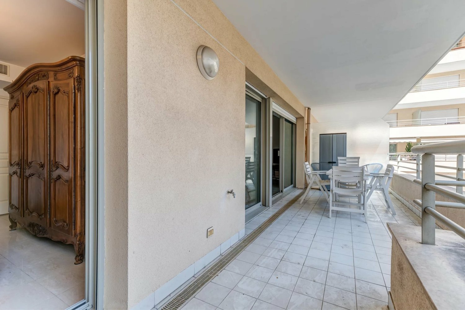 Property photo in Carre d'Or