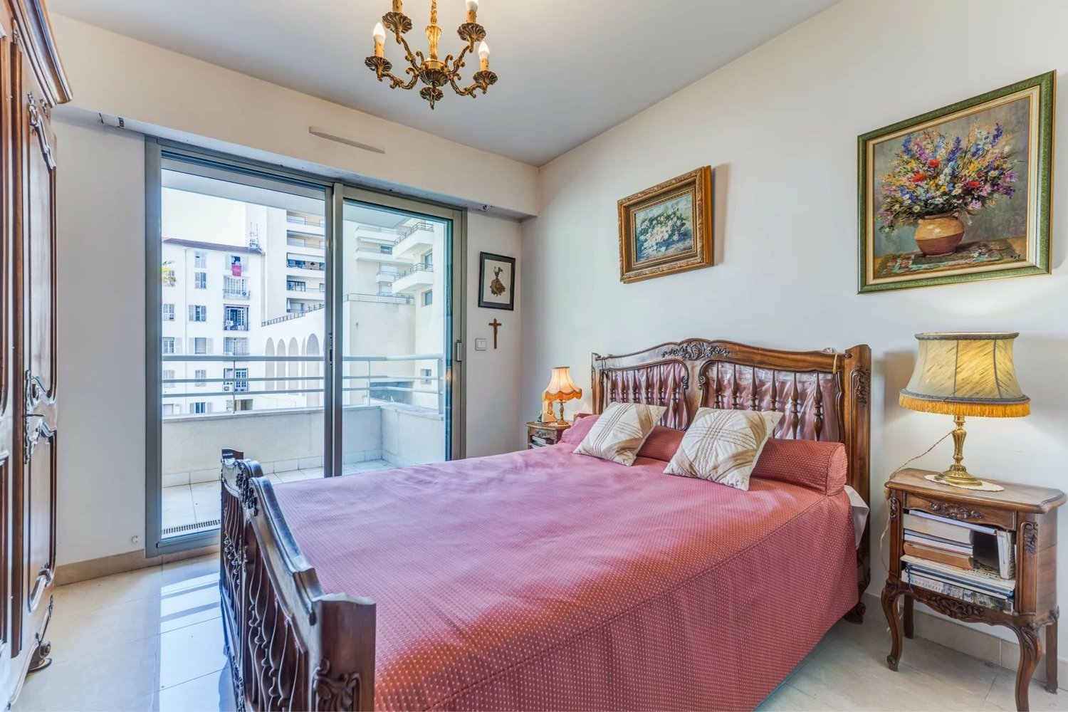 Property photo in Carre d'Or