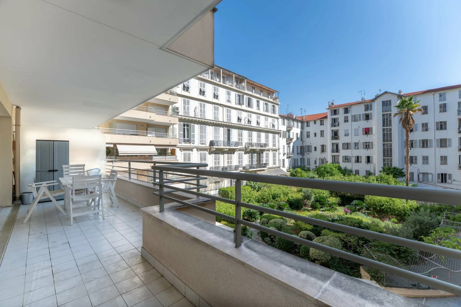 Property photo in Carre d'Or