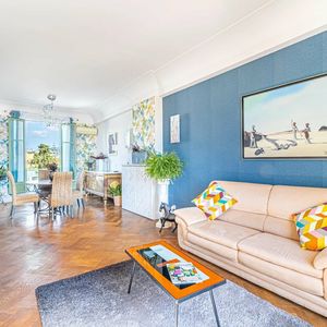 Property in Carre d'Or