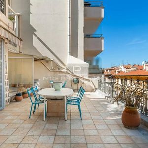 Property in Carre d'Or