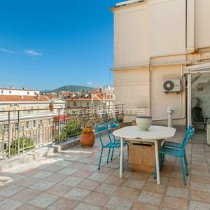 Property in Carre d'Or