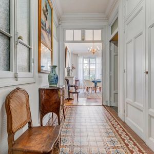 Property in Carre d'Or